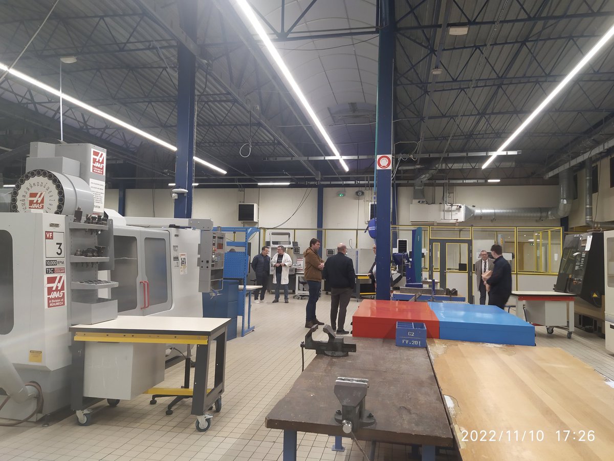 Les élèves des sections industrielles du Lycée reçoivent les professionnels et tuteurs du secteur pour un échange enrichissant. Merci à Mr Bienfait Inspecteur pour les Sciences et Techniques Industrielles  et aux entreprises partenaires de leur présence.