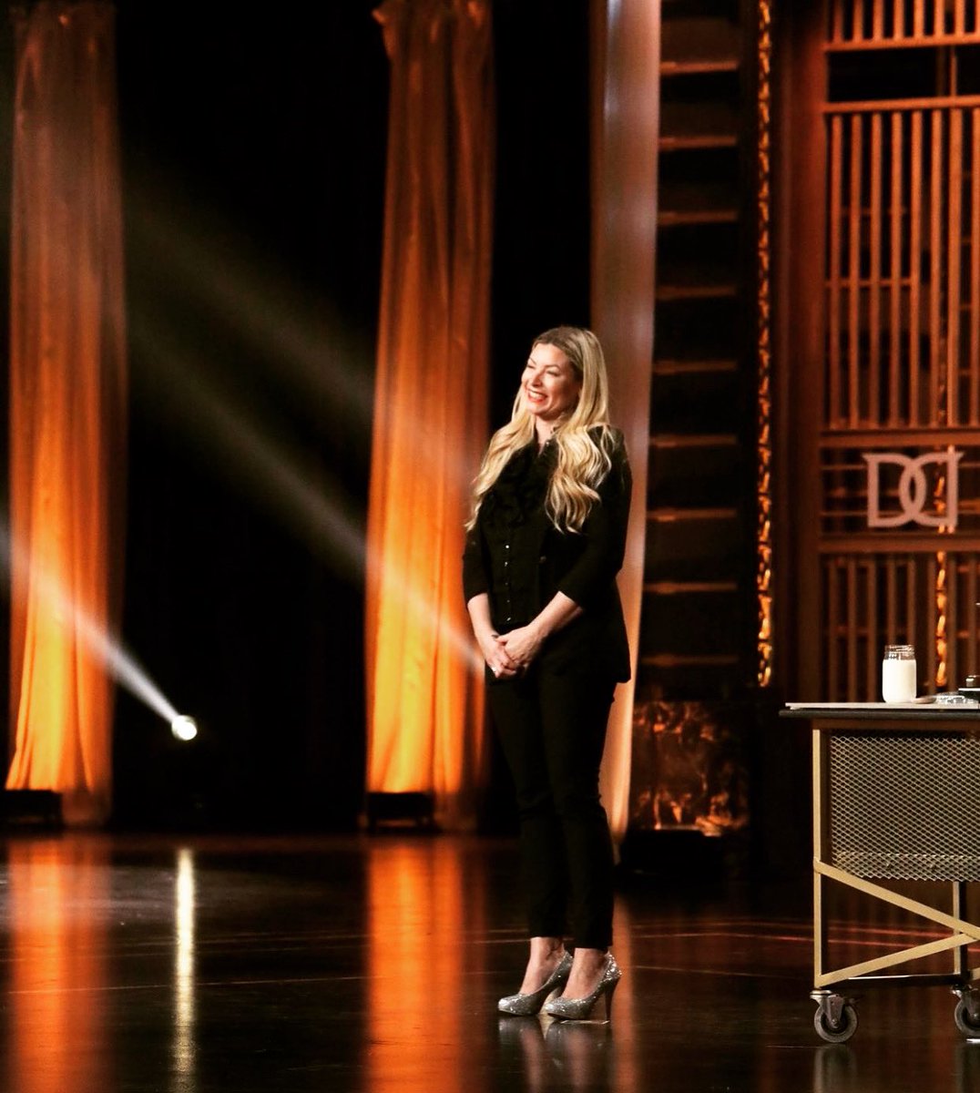 dvcomms's tweet photo. Kristy Miller is really the secret sauce! @scentedmarket This incredible entrepreneur is one to watch!

That’s why every dragon bet on her last night on the Dragon’s Den @cbcdragon 

Congrats to Kristy for landing a deal with Arlene &amp; Michelle!!!@ArleneDickinson @MicheleRomanow https://t.co/phyySZfa76