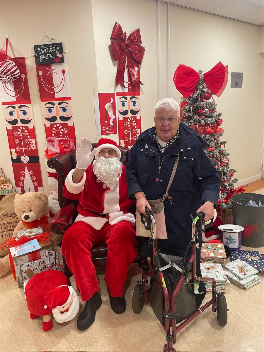 Marie met 🎅 at ST. Andrews hospice Fayre .
