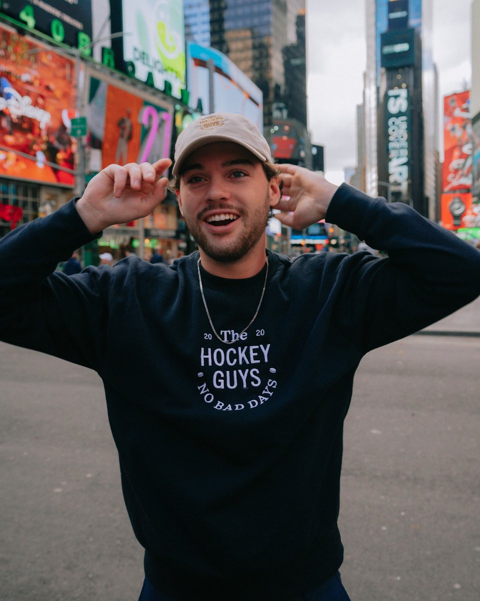 thehockeyguys_'s tweet photo. Less than TWO HOURS until the new THG store opens! Link in bio! https://t.co/lOSjnCc6Ec