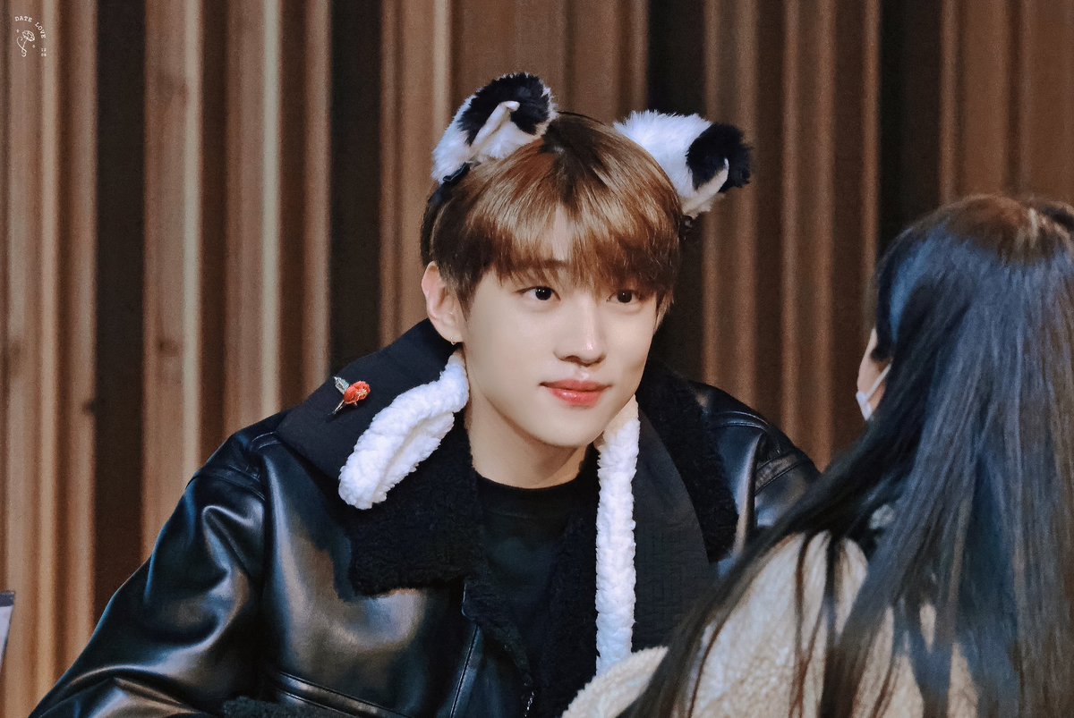 DateLove1206's tweet photo. 221118HQ

✌️✌️

#재찬 #JAECHAN #DKZ https://t.co/UKHl8sxjGi