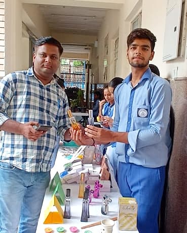 smellwell01's tweet photo. Our new happy costumer βΊ
. #happy #costmer
#goodfeedback #success .
.
.
.
@tarakgoradia @diwan.bharti @msisodia.aap @udhyamorg @awadhesh.jha.338 @anjali161278 @emcclass @amiamigood18 @dilli_shiksha @delhieducationdoe @sv_sector8_rohini_delhi https://t.co/XBr8ssiztN