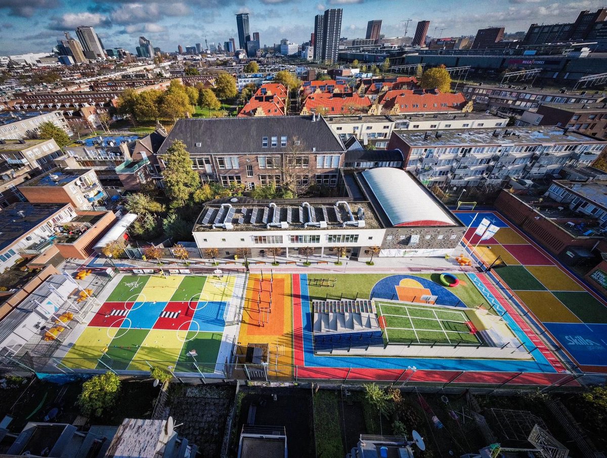 Athletic_Skills's tweet photo. Geweldige foto van Sebastiaan Nederhoed van de #SkillsGarden in de Schilderswijk van Den Haag ππ #loveit #lekkernaarbuiten!
#DesignedbyASM & @Kragtenadvies β’ #Schijfvan10! #affordances #bewegen #spelen #openbareruimte #onderwijs #vitaliteit #gezondheid https://t.co/onXVhFa9dN