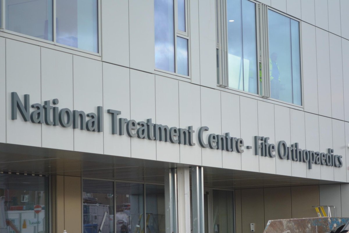 PhilWalmsley4's tweet photo. Signage completed on Fife's new National Treatment Centre for Orthopaedics, opens early 2023.
Built at Victoria Hospital, the state-of-the-art centre will provide care for planned orthopaedic surgery &amp; has: 
☑️ 3 theatres
☑️ 7 bed recovery 
☑️ 34-bed ward
☑️ dedicated Ortho OPD https://t.co/c9GDA1pT1I