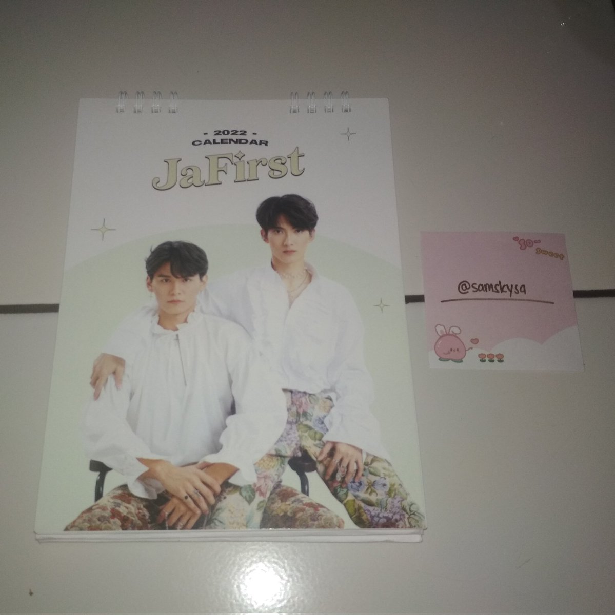 samskysa's tweet photo. wts official jafirst calendar 2022 (calendar only)
💸dm
📍Jakarta, Indonesia
t. #JaFirstCalendar #JaFirst #JaPhachara #TeddyJa #First_Chalongrat #จาเฟริสท์ #จาพชร #รักแรกของเฟริสท์ #Domjiw #ด้อมจิ๋ว https://t.co/iw9mdoOmH1