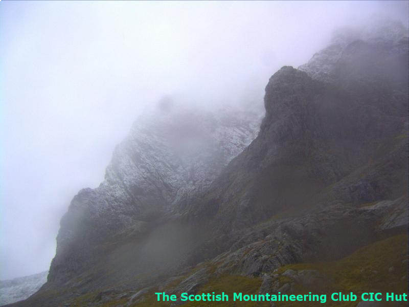 cicwebcam's tweet photo. #cichut #northface #bennevis #mountaineering Current weather. 3.05C, humidity 93.1%, recent gust 5mph, direction S https://t.co/rBhjE77O4c