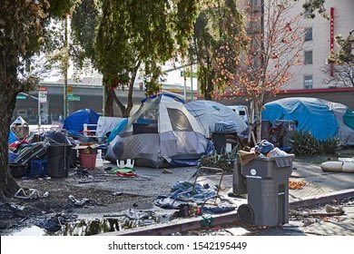 mrhitchcok's tweet photo. Esto no es estación central, es USA en la era Trump. https://t.co/dPZjiF5GRt