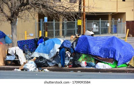 mrhitchcok's tweet photo. Esto no es estación central, es USA en la era Trump. https://t.co/dPZjiF5GRt