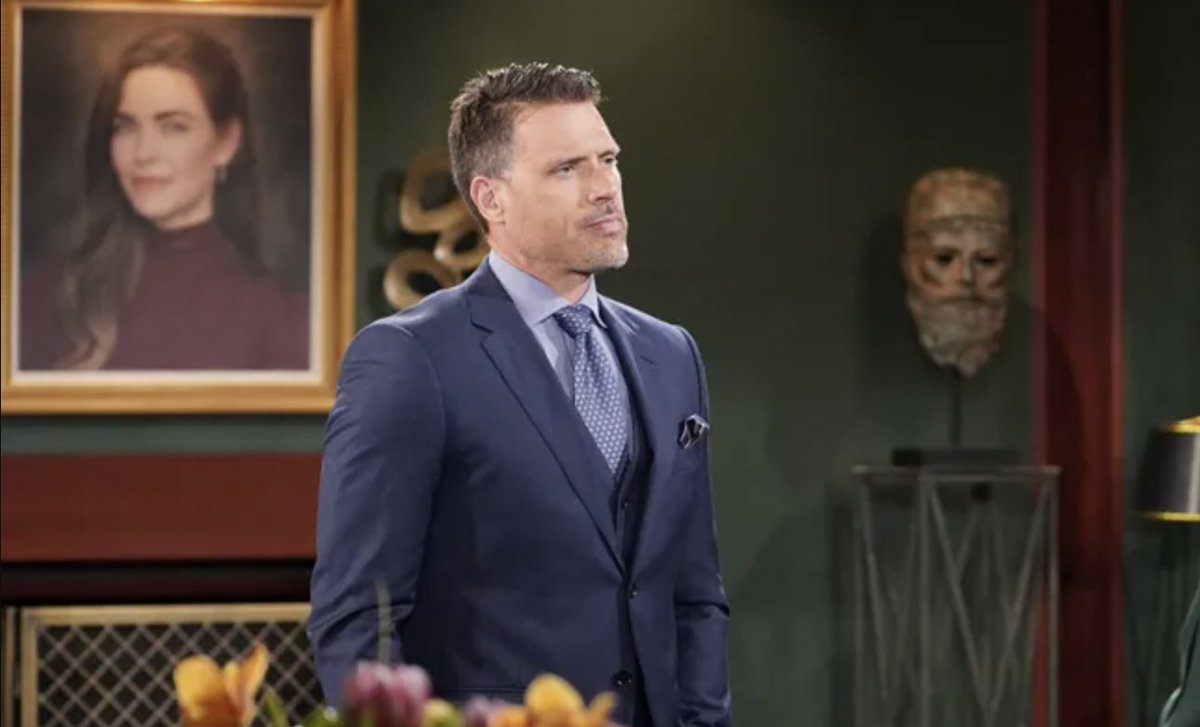 Fame10Soaps's tweet photo. This love triangle is just heating up, according to @YRInsider star Joshua Morrow! Plus, he reveals who Sally will choose in the end!
https://t.co/Q2IV1uHMOZ https://t.co/uORHX1vov6