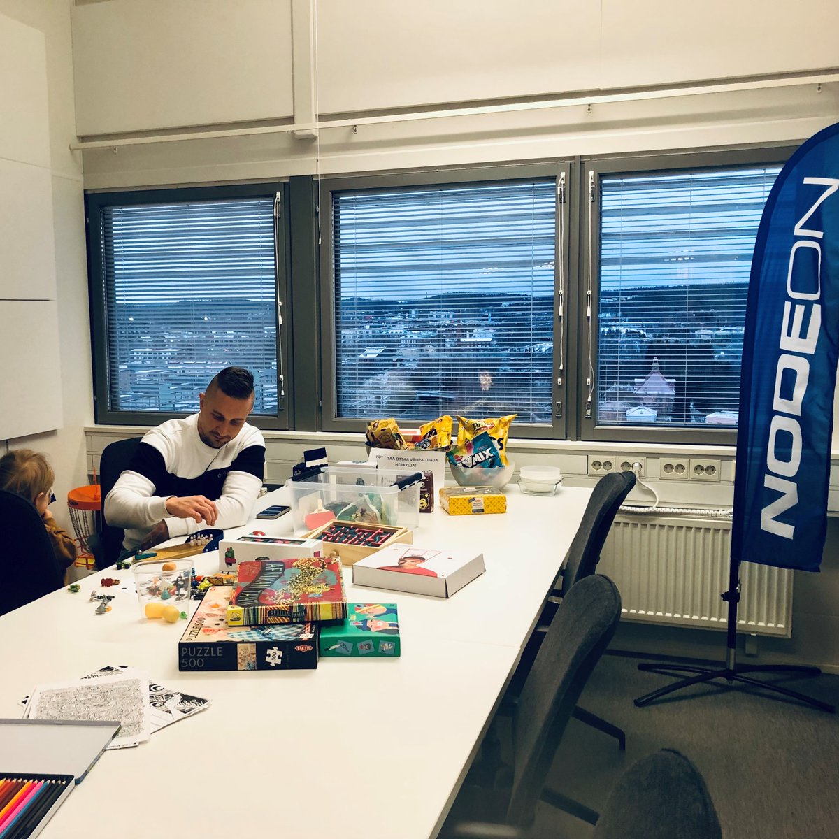NodeonGroup's tweet photo. Lapsi mukaan töihin -pÀivÀ tarjoili Nodeonin toimistolla tavanomaista vilkkaamman perjantain. Huomenna 19.11. vietetÀÀn myös kansainvÀlistÀ miesten pÀivÀÀ. Iloisin mielin siis viikonlopun viettoon!
https://t.co/HxfolNMtYr
#nodeon #lapsimukaantöihinpÀivÀ #lapsimukaantöihin2022 https://t.co/4PYn8MjUtW