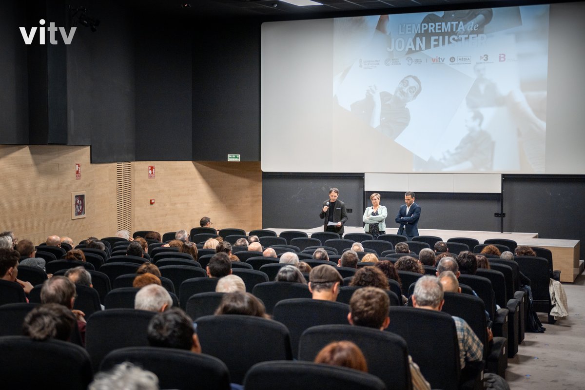 #EmpremtaDeJoanFuster | El documental <a href="/empremtafuster/">L'empremta de Joan Fuster</a>, dirigit per <a href="/jotacall/">Jordi Call</a> i produït per <a href="/VITV_es/">València Imagina Televisió</a>, es preestrena a la Filmoteca de València.

Més info en: vitv.es/ca/news/el-doc…