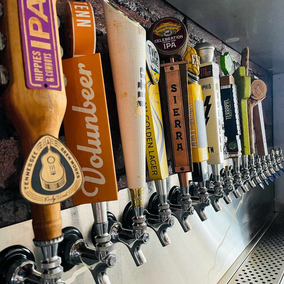 One last weekend! 🍻🍊

Friday- 3:30p-11p 
Saturday 3-11p
Sunday 12-8P 

#funathops #vols #knoxville #tennessee