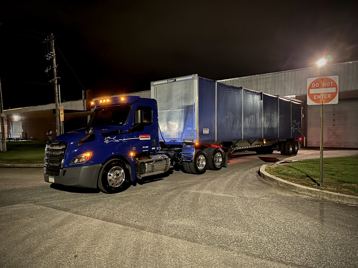 You know you've got a great driver when they're ready to deliver at 0400, the truck is clean, and they snap a pic for social.

#driverlife #itsfriday