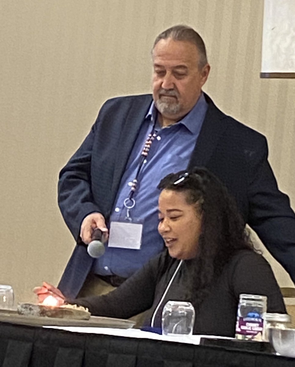 #IndLeads2022 Very Special Opening this morning! Qullik lighting with beautiful Jasmine💖