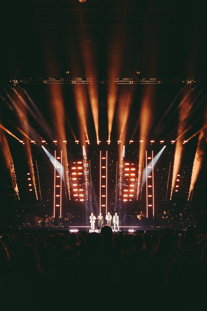 westlifemusic's tweet photo. Aberdeen, what a way to open our UK tour! Thank you for singing along with us, you guys rocked! Next stop, Glasgow! 🏴󠁧󠁢󠁳󠁣󠁴󠁿 https://t.co/xDr7VEC0av