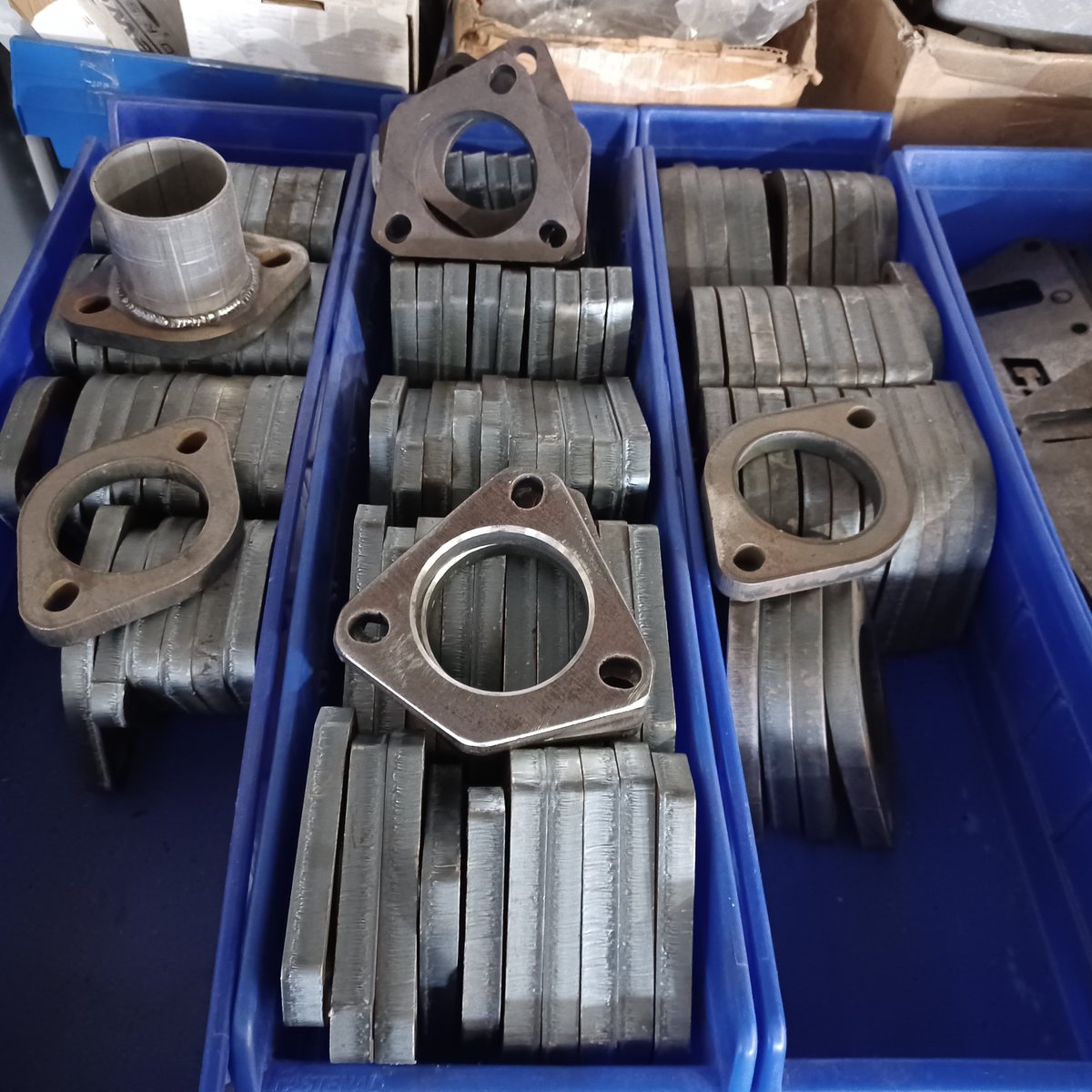 Vetteworks's tweet image. Check out our full line of different LS exhaust manifold adapter from C5, C6 LS2/LS3 Corvettes to 5th Gen F Body LS3