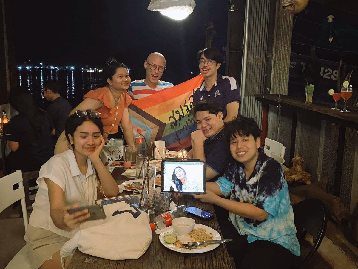 ChaitedSirisak's tweet photo. ประชุม เตรียมงาน กับ กลุ่ม Young LGBTIQANs+ ภาคใต้ ดีใจมากที่ได้ร่วมงานกับทุกคน...
พลังคนรุ่นใหม่ พลังแห่งอนาคต
#YoungPrideClub #YoungTransClub
#YoungLGBTIQANs
#YoungTrans https://t.co/jL3utfRREF