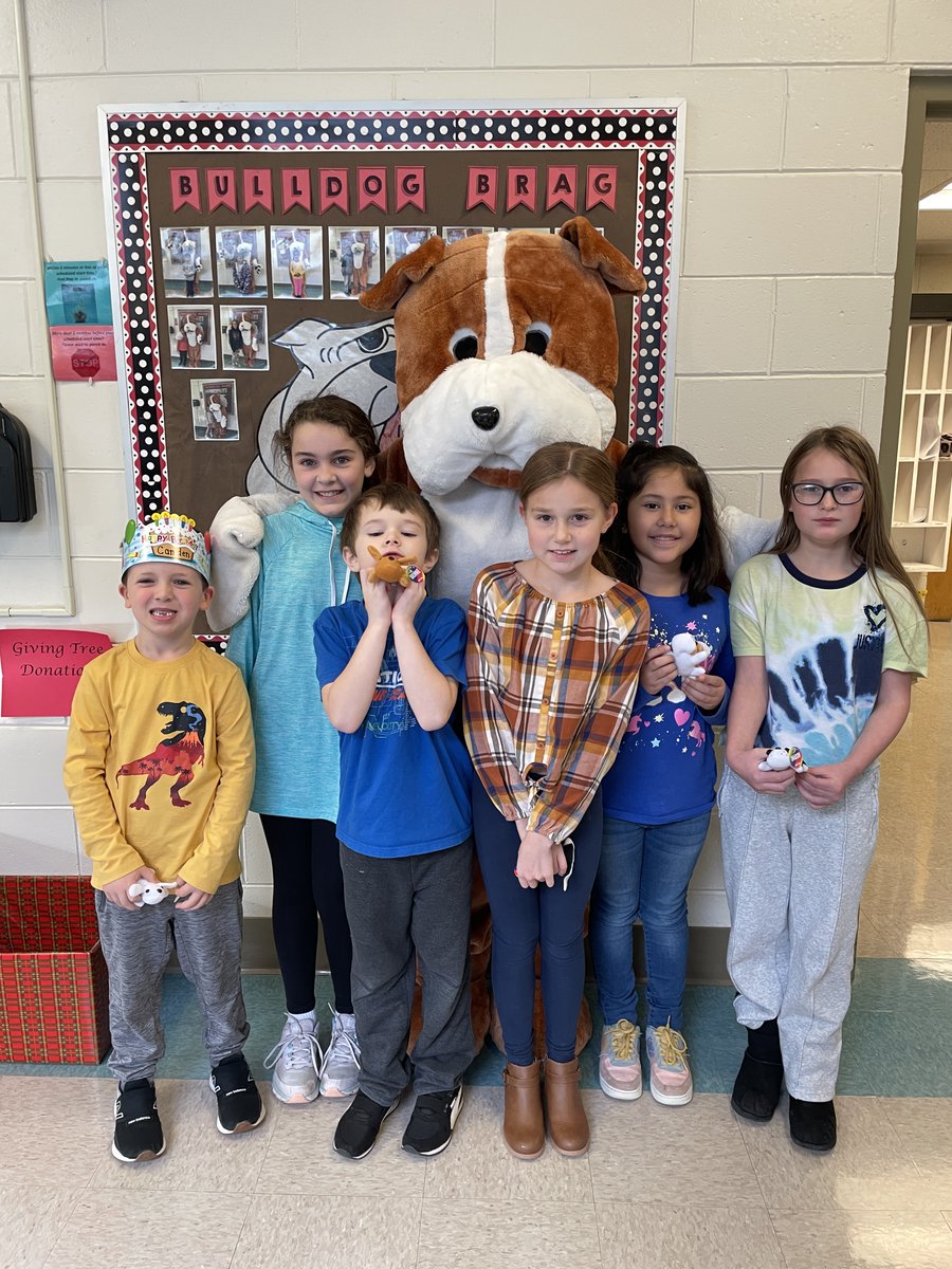 broadstschool's tweet photo. Another week and another batch of  bulldogs to bark about!  Way to go kids!  Thank you for making Broad Street a better place by being safe, responsible, and respectful!  #nsd42 @NASHUASCHOOLS https://t.co/bvedTfbgDO