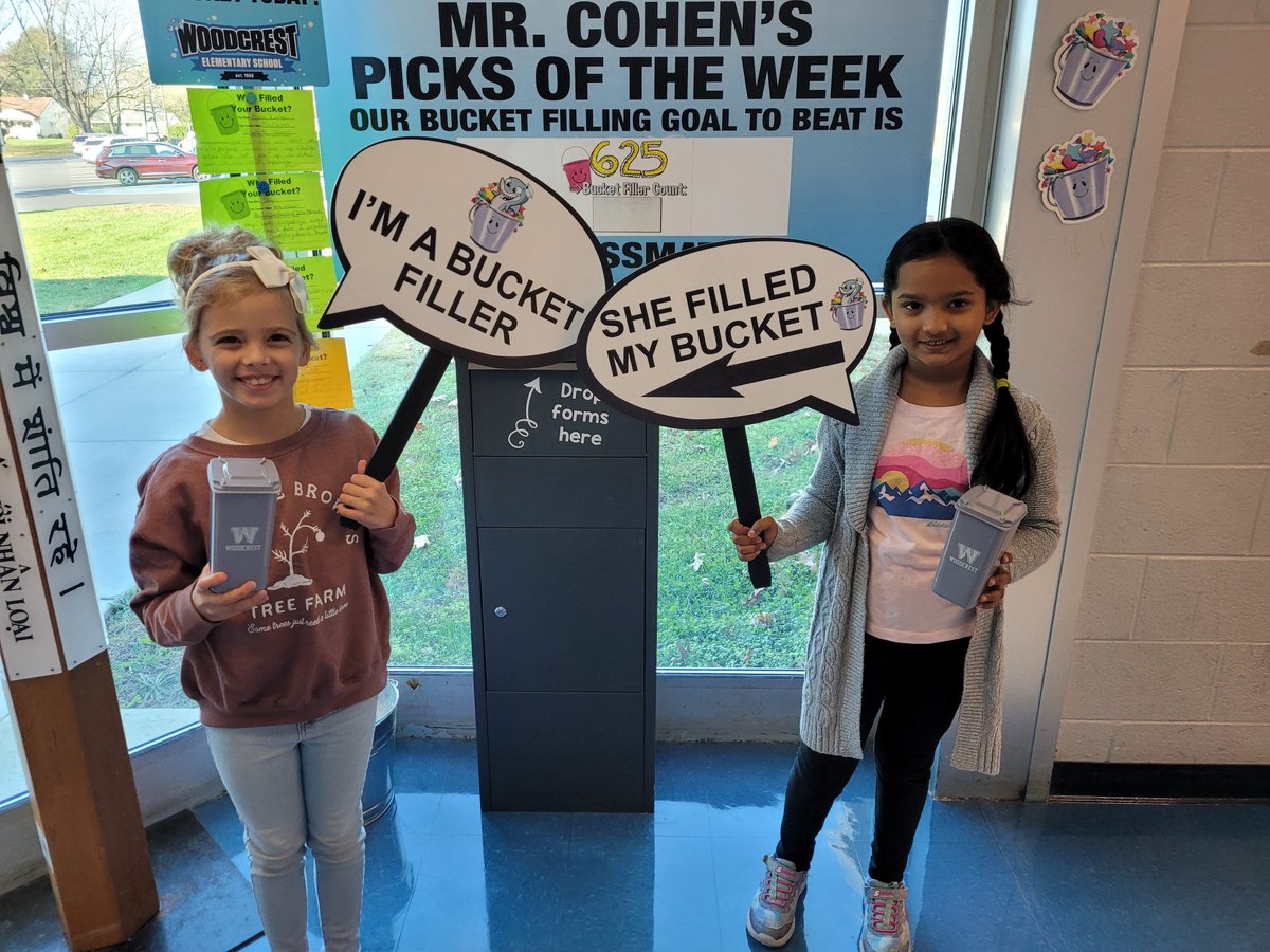 This thoughtful 2nd-grader was acknowledged as a #bucketfiller for making her classmate a friendship bracelet!
#togetherWEcan