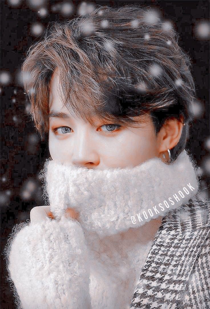 BTSMember5's tweet photo. Jimin prince 👑👑#btsjimin #BTSARMY https://t.co/vcbFJ7WVO1