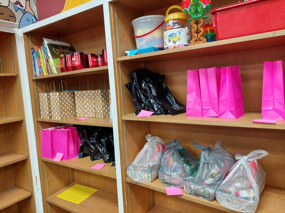 HelbingFWISD's tweet photo. Thanks to the parents and adopters who made our "Turkey hunt" possible. Can you find the turkey? https://t.co/srKD6azN3l