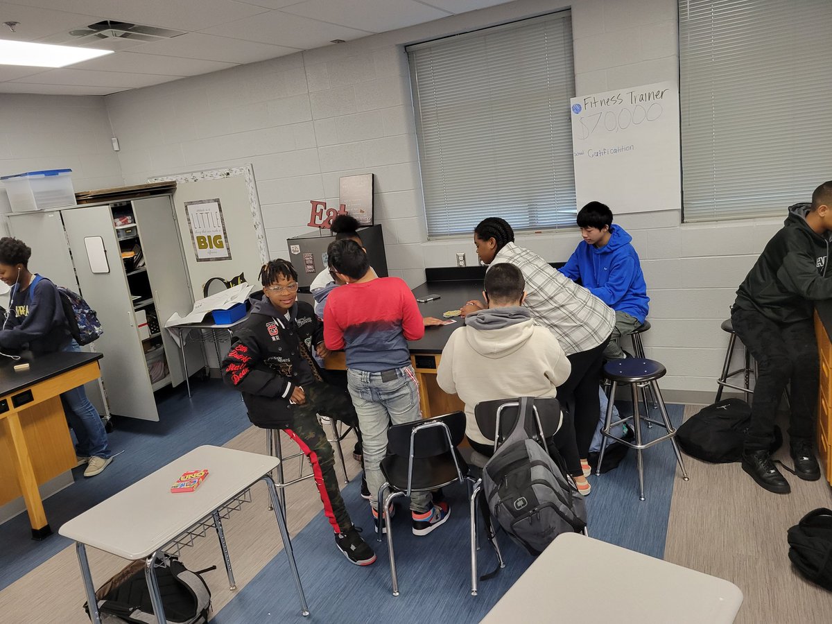 MrsVdobson's tweet photo. LMS 7th Grade #Elective homeroom students  participating in #Fun #Friday after working hard all week! https://t.co/YmC6Wep41j