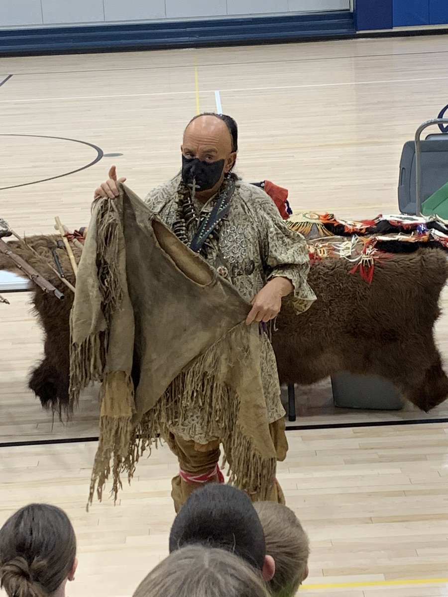 LeeBurnsworth's tweet photo. Thank you to Ghostman for a great Native American presentation! @MrsAKelemen @TeamNSIS https://t.co/KAEbau4PtY