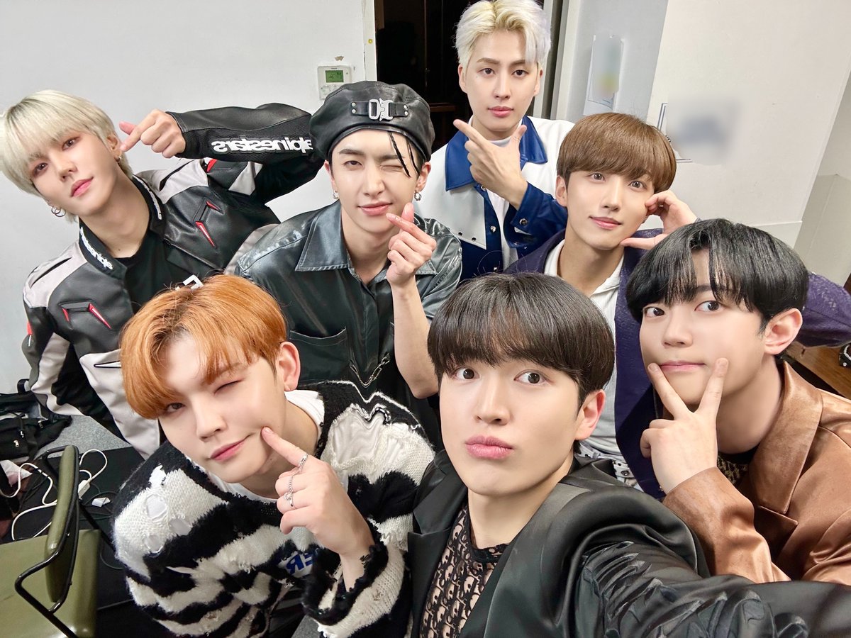 IN TOKYO 3rd DAY with HONEY10 🍯✨

#업텐션 #up10tion #WhatIfLove #CodeNameArrow