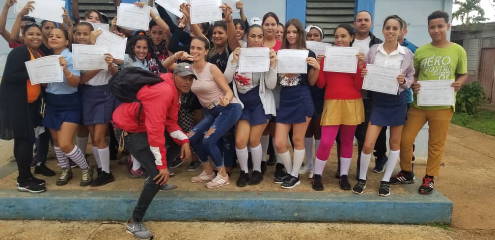 MixtoAbel1's tweet photo. En el día de hoy se efectúa la Graduación de los estudiantes de 6to y 9no grado. "Muchas felicidades 🎉 para todos ellos" #CubaMined @MixtoAbel1 @pineda_lien @Eugeniocubano @DirectorMunici2 https://t.co/DEQT4r48DH