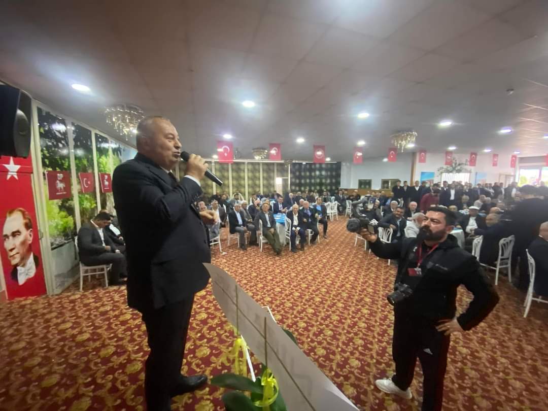 cenginyurt52's tweet photo. Anketçiyim diyen paralı anketsizler!
Demokrat Parti Dinar ilçe kongremizi görün.
Salonlar, meydanlar Demokratlarla doluyor.
Meraklılarını yarın Manavgat ilçe binası açılışına , Pazar günü Alanya kongremize bekleriz.
El mi yaman, bey mi yaman buyurun. https://t.co/wIc2nzYhzy