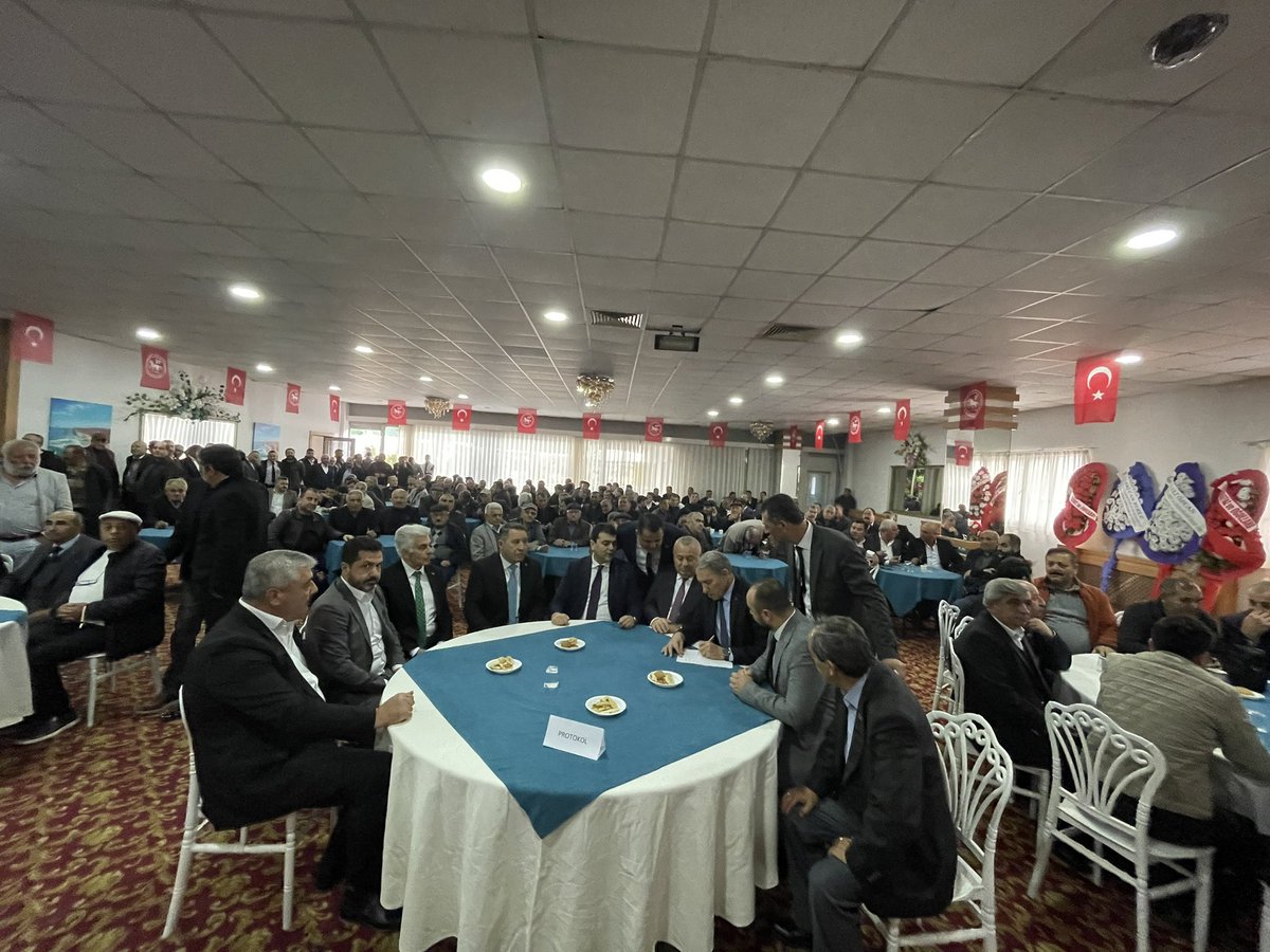 cenginyurt52's tweet photo. Anketçiyim diyen paralı anketsizler!
Demokrat Parti Dinar ilçe kongremizi görün.
Salonlar, meydanlar Demokratlarla doluyor.
Meraklılarını yarın Manavgat ilçe binası açılışına , Pazar günü Alanya kongremize bekleriz.
El mi yaman, bey mi yaman buyurun. https://t.co/wIc2nzYhzy