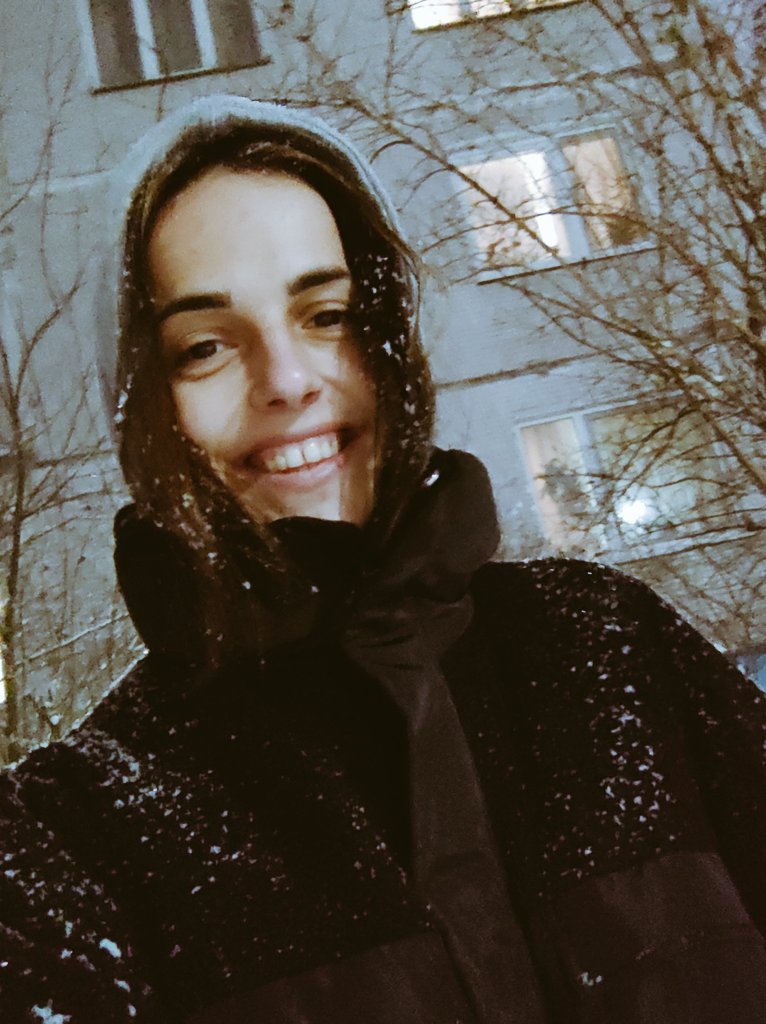invardiai's tweet photo. Наконец-то жизнь налаживается)
В понедельник на КТ и если там всё чисто,то к концу года я стану практически здоровым человеком)
Вечно искала себе оправдания,что бы "болеть".
Но как говорится, лучше поздно,чем некогда)А ещё никогда не поздно😉

#здорово
#корова
#юхху https://t.co/hKXlTe4pAS