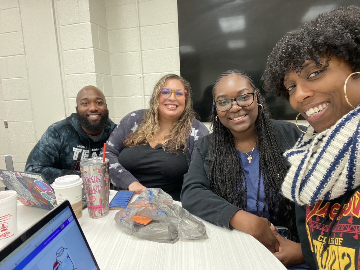 HusbandNash's tweet photo. Always thankful to share and collaborate with you all! Happy Thanksgivings 🦃 #instructtech @APSInstructTech @MyleciaSims @APSITSdawson @innovativeedyou @APSITJAMES https://t.co/cSxPEsqcSf
