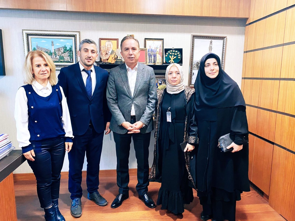 ABEP-DER yönetimi olarak Çorum Milletvekili AK Parti MKYK üyesi Sayın Ahmet Sami CEYLAN'ı TBMM'de makamında ziyaret ederek Aile Bakanlığı Bünyesinde Ekders karşılığı çalışan personellerle ilgili raporumuzu sunduk.Makamında bizi kabul ettikleri için kendilerine çok teşekkür ederiz