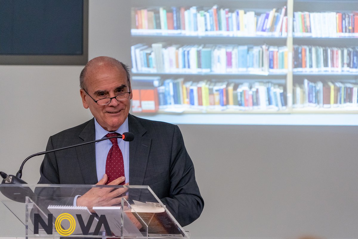 nova_medschool's tweet photo. António Rendas,jubilee professor of #NMS, donated a collection of copies of his scientific work and books from his personal library to #NMSLibrary 📚
The Professor António Rendas Medical Library Collection now available was inaugurated on November 16.
More https://t.co/dl8FfRAMlC https://t.co/qsgpOv4SP0