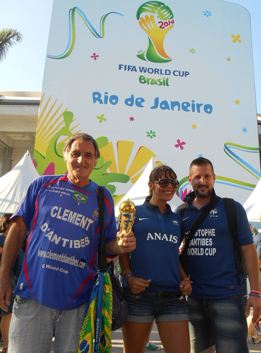AntibesClement's tweet photo. QATAR  : en route pour ma 9éme coupe du monde !!mes + belles coupes du monde en " famille '' en 1998  Finale avec mon fils Christophe -- Berlin , en 2006 finale avec ma fille Fabienne --- Brésil en 2014 , avec Chris et Anais -- Corée du sud en 2002 https://t.co/Al0OcWj8LO
