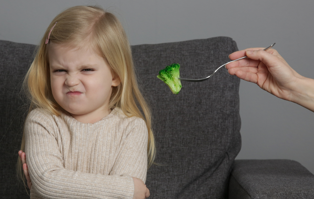 OUTorah's tweet photo. If you have to force your child to eat their vegetables, should they recite a bracha?
π₯¦ https://t.co/jcHocDbSMQ #bracha #brachos #brachot #halacha #halachichighlights https://t.co/OsjOZVKQul