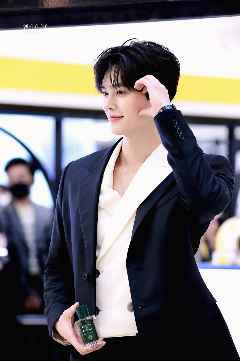 entermedia_EM's tweet photo. 221118 송강

#송강 https://t.co/J7s0M0QX4g