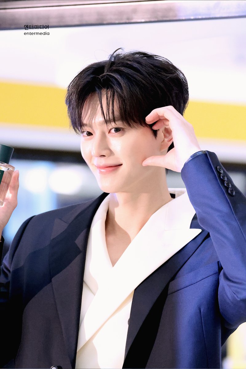 entermedia_EM's tweet photo. 221118 송강

#송강 https://t.co/JG2Z3Hjqop