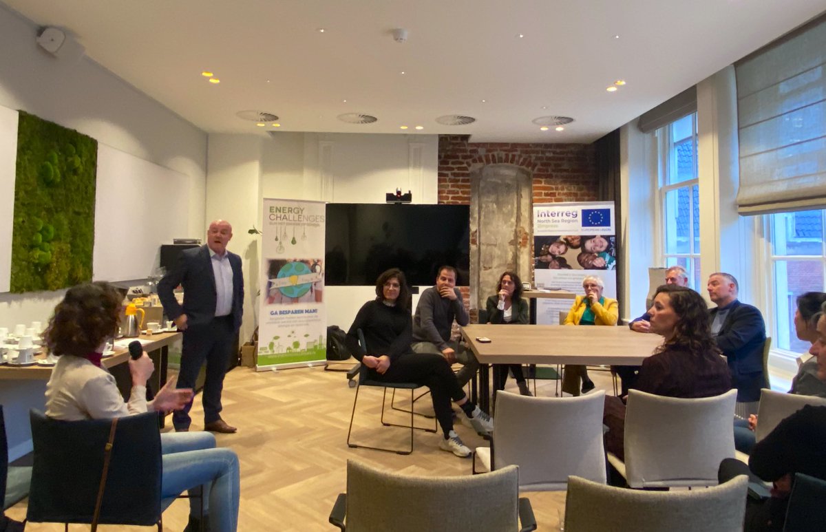 A snapshot from today’s (quite literal) “round table” discussion of teachers, high-level politicians & other stakeholders at the 10th Anniversary Celebration of the #EnergyChallenges in #Groningen. 🌱💡