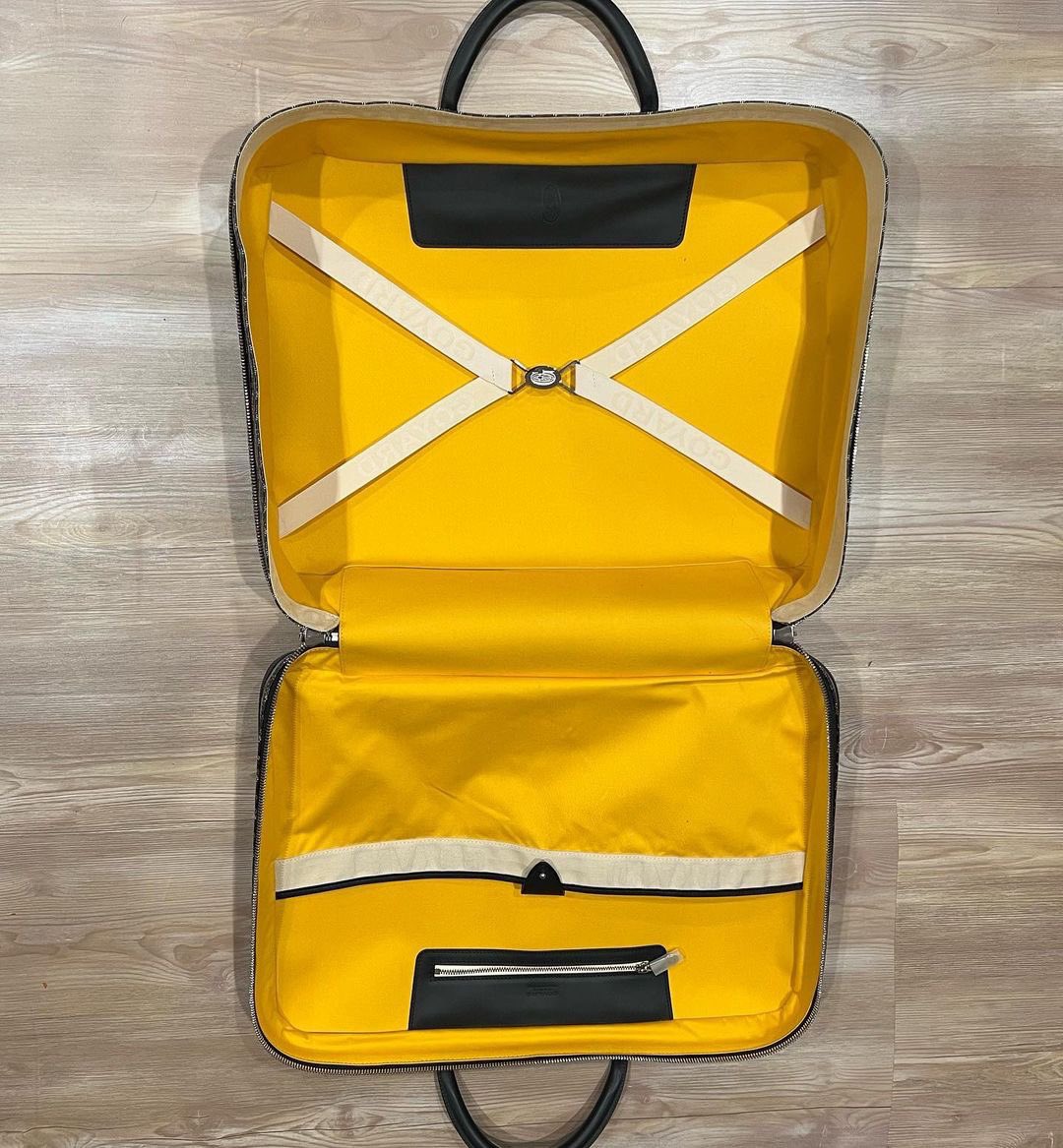 Goyard Majordome 45 Luggage
- Brand New 
- 🔌 DM if interested 🔌