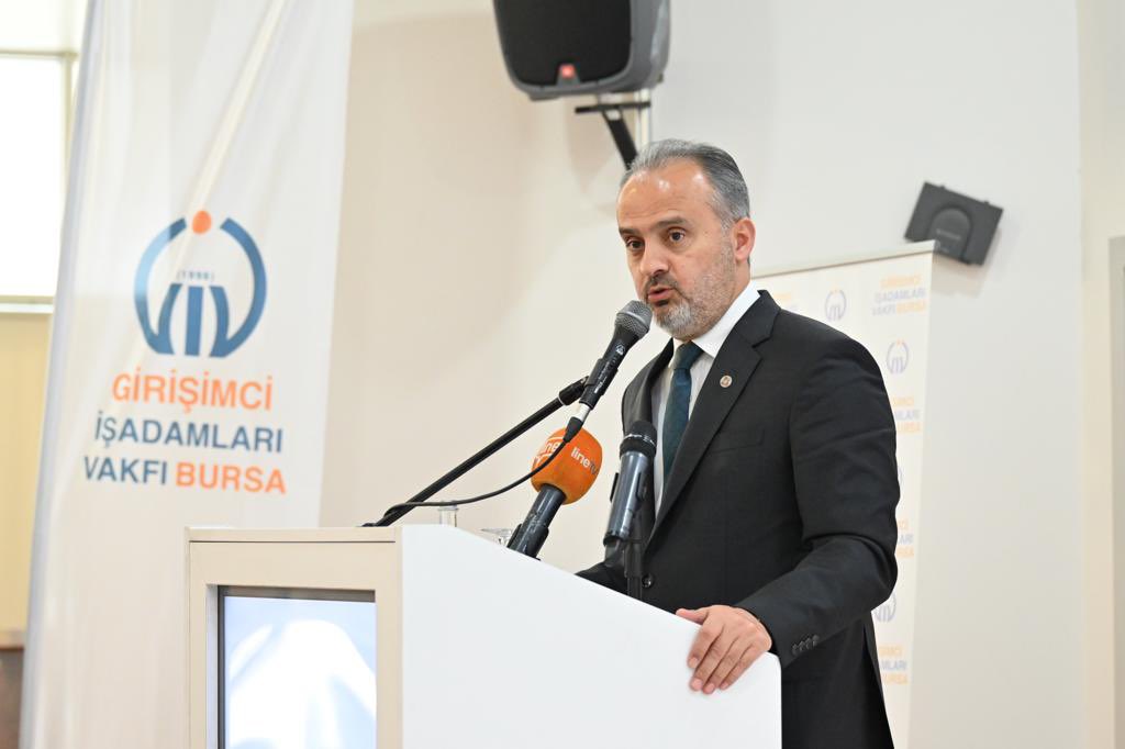 Alinur Aktaş