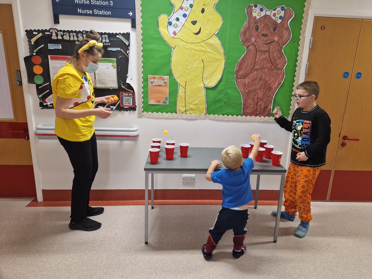 PlayTeamRHH's tweet photo. Bear Pong was a big success on the ward today! 💛 #ChildrenInNeed #bearpong @DudleyGroupNHS @teampaeds @PaedsOPD https://t.co/44A18Gq6NX