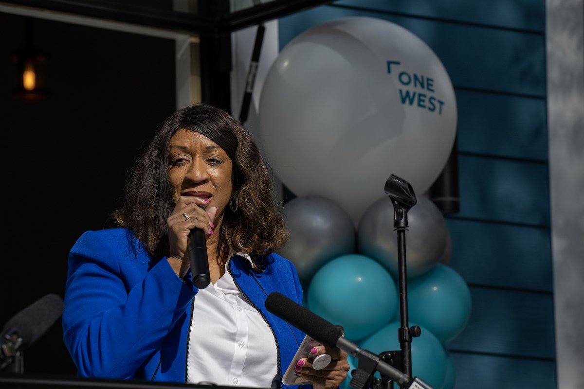 onewestlou's tweet photo. Thank you to everyone who joined us for this event! This the start of something big. We're moving forward!
#OneWest #WestEnd #louisville #community #nonprofit #ChefSpace #OWRowHouses #ThePlanRoom #minoritycontractors #blackcontractors #WomenContractors https://t.co/D2O8P85uPF