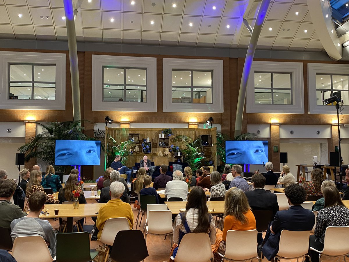 Blijft me enorm raken om dit prachtige filmpje van <a href="/shakingtree/">Niels Schuddeboom</a> te zien. Mooi om weer bij de shakingtree te mogen zien met veel bekenden ❤️. #shakingtreeaward