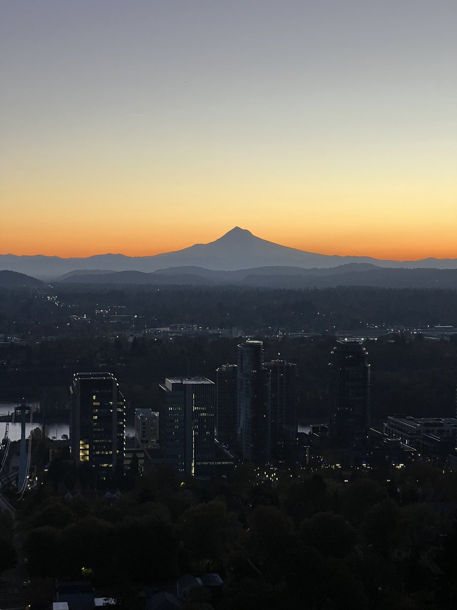 Julieta Madrid M, MD (@julietavancin) on Twitter photo Sunrise at OHSU <a href="/OHSUNews/">OHSU News</a> Sunrise at OHSU <a href="/OHSUNews/">OHSU News</a>