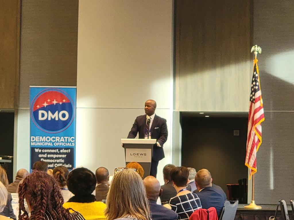 KansasDMO's tweet photo. Look at all these Democratic leaders! It is "Oh So Blue" in here!

Democratic Municipal Officials (DMO) "Oh So Blue" National Breakfast Meeting

#OhSoBlue #NLCCS #NationalDMO #KansasDMO https://t.co/gpndGQfiTp