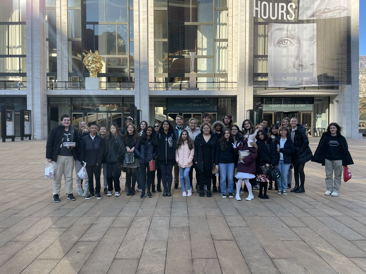 Metuchenvocalm1's tweet photo. We made it!!! Back to the opera for our vocalists!!!!#metoperaguild https://t.co/RXfcHmNUFk