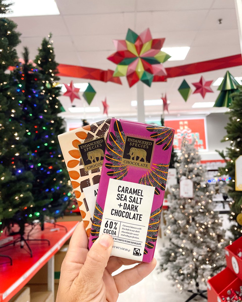 ESC_Chocolate's tweet photo. Oh my garland itโs stocking time! Find us in the stocking section at Target now through the end of December. ๐ ๐ซ
#Targetfinds #eschocolate #thegoodstuffpairedwithagoodcause #targetdeals #stockingstuffer #stockingideas #bestchocolate #Fairtrade #glutenfree https://t.co/XQigyzsRfK