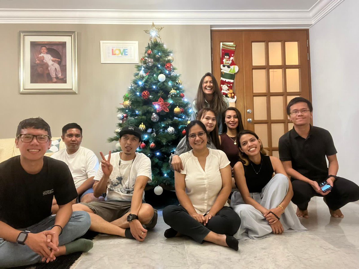 itsmejellie's tweet photo. Naka libre na naman po tayo ng food for todays vidjow 😅
just met these people last friday for lifegroup and confident na ako mag uban uban sa ila. Nahahasa ang aking tagalog 🤣
Thank you Lord. All by your grace ❤️
#anewpromise
#hopechurch https://t.co/X1tB12Nzb0